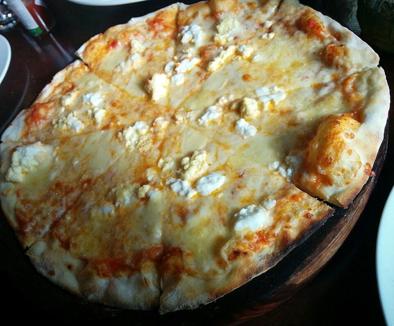 4 Peynirli pizza